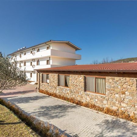 Hotel San Pietro Martin Fushe-Drac Экстерьер фото
