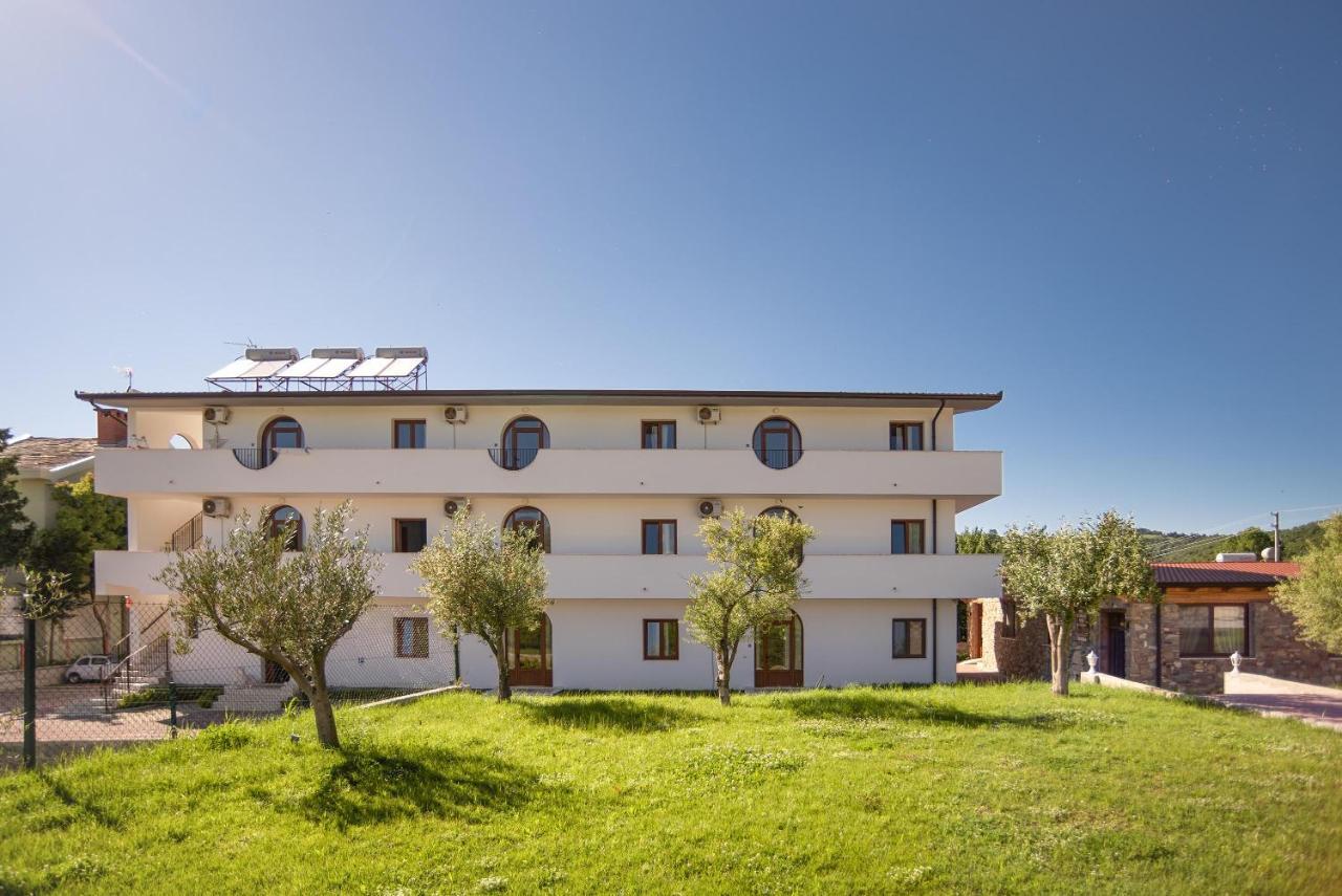 Hotel San Pietro Martin Fushe-Drac Экстерьер фото