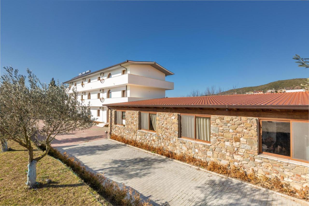 Hotel San Pietro Martin Fushe-Drac Экстерьер фото